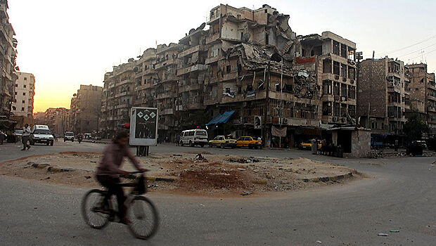 Сирию бомбят с новой стороны