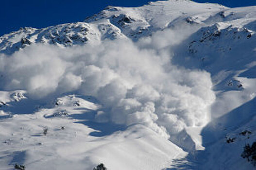 Более 100 человек эвакуировали с горнолыжного курорта в Австрии