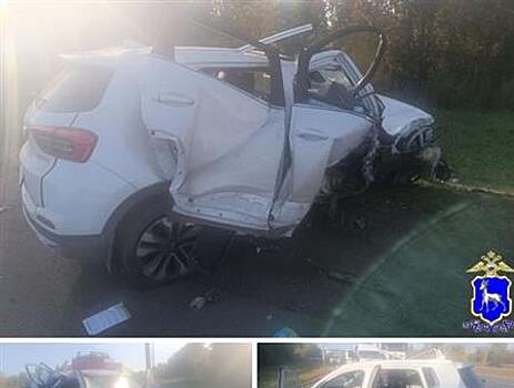 В Красноярском районе Chery Tiggo столкнулся со световой опорой, пострадали женщина и ребенок