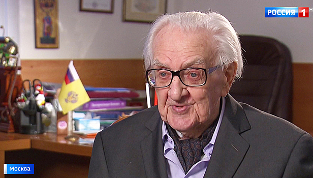 Знаменитому эпидемиологу Валентину Покровскому - 90