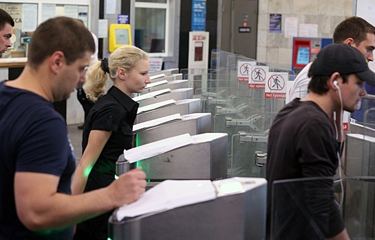 Москвичи смогут оплатить проезд в метро через мобильник