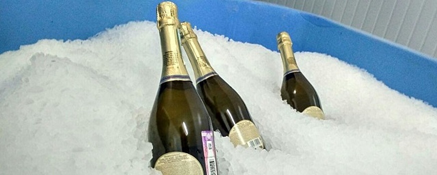 Россиян призвали отказаться от шампанского на Новый год