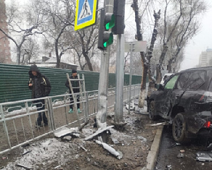 В результате недавнего ДТП в Благовещенске был сломан новый светофор