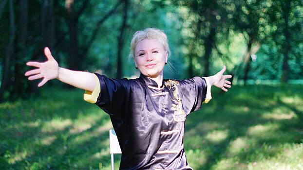 Московские пенсионеры осваивают оздоровительную гимнастику цигун