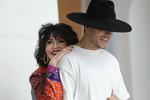 Помощник Надежды Бабкиной женился на 25-летней фигуристке