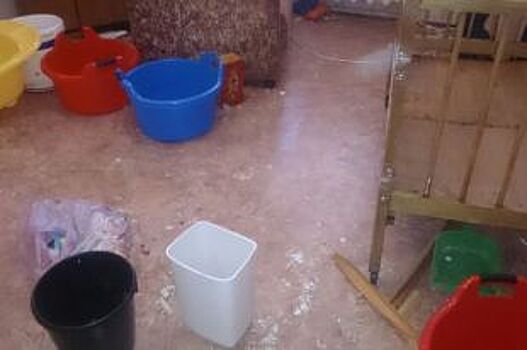 Кипяток на голову: потоп уничтожил комнату ребёнка-инвалида в Находке