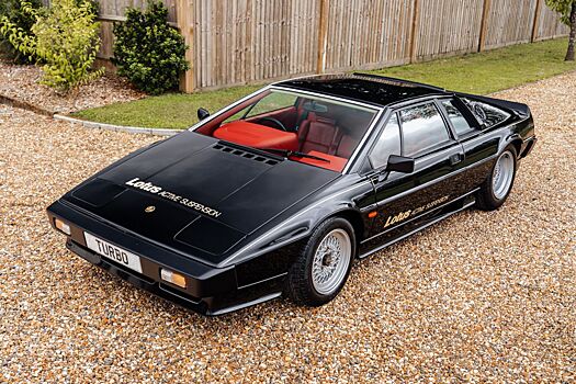 Lotus с подвеской от машины Ф-1 выставлен на продажу. Его чудом спас один из сотрудников