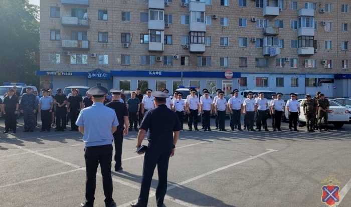 На юге Волгограда полицейские провели контрольно-надзорные мероприятия