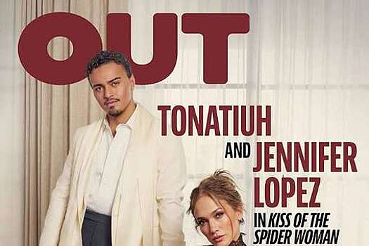 Певица Дженнифер Лопес снялась в кружевном топе и юбке для глянца