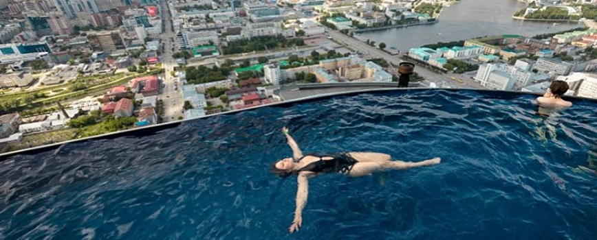 К бассейну на крыше БЦ «Высоцкий» в Екатеринбурге проявил интерес Ростехнадзор