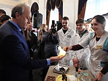 Губернатору Саратовской области подожгли руку в рамках химического эксперимента