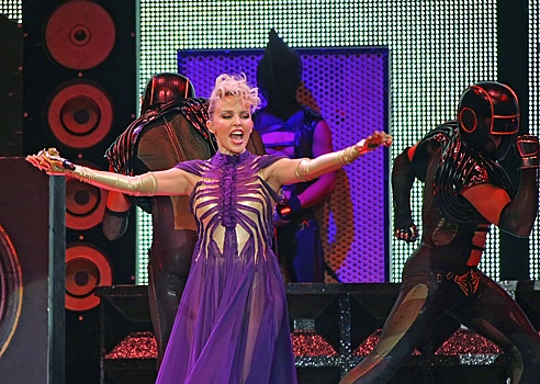 Кайли Миноуг выпустила альбом Tension II с модными диджеями