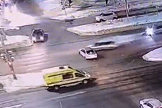 В Чебоксарах девятилетняя девочка получила травмы в ДТП с двумя легковушками