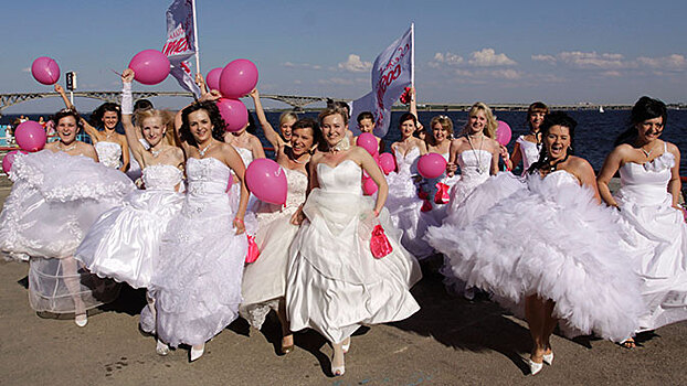 СМИ: в Китае набирает популярность «брачный туризм» в Россию