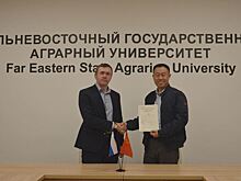 Китайский соавтор российского перспективного сорта сои «Дебют» побывал с визитом в Дальневосточном ГАУ