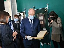 Валерий Радаев посетил вновь открывшийся музей Федина в Саратове