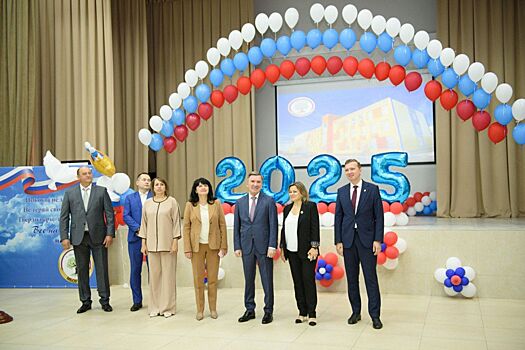 Сегодня в школах Ростовской области прозвенел последний звонок