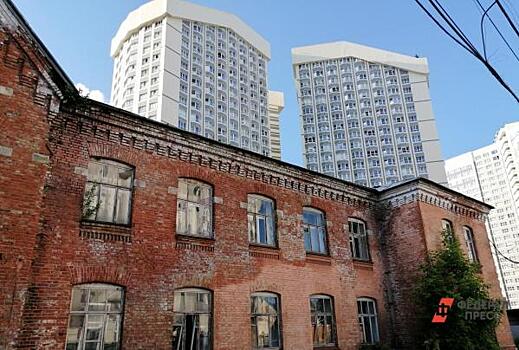 Исторические казармы в Петербурге продали за 90,6 млн рублей