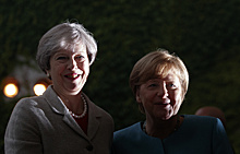 Мэй не смогла сразу выйти на встречу с Меркель