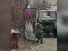"Страна.ua": на улицах украинской столицы появилась военная техника с флагами РФ