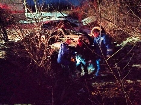 Нетрезвый мужчина на «Ниве» перевернулся на железнодорожном переезде