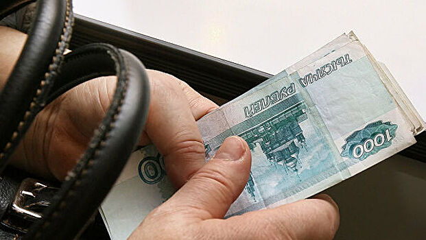 РБК: половина россиян отдает за кредиты более 50 процентов дохода