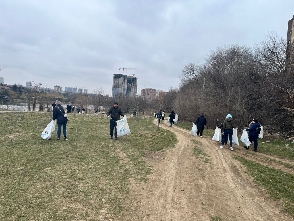 В Ростове на выходных собрали более 300 тонн мусора