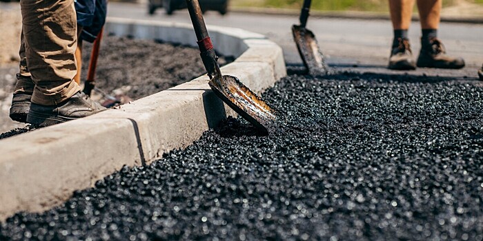 Более 20 участков дорог и тротуаров обновят в Бишкеке