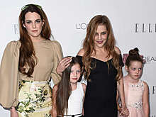 Актриса Райли Кио впервые вышла в свет после смерти матери Лизы Мари Пресли