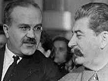 Называл Сталина на «ты»: за что Молотов попал в опалу к «вождю народов»