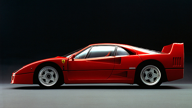Суперкар Ferrari стоимостью $2,4 млн обменяли на внедорожник. Загадочная история из США