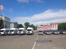 Глава региона вручил саратовским полицейским ключи от 25 автомобилей