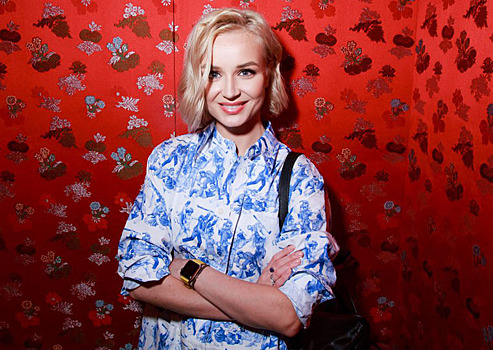 Беременная Полина Гагарина показала фото в купальнике