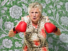 Пенсионерку оштрафовали за драку на борту самолета