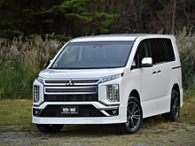 В Россию привезли новые праворульные кроссвэны Mitsubishi Delica