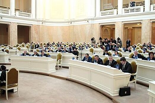 В Петербурге одобрили увольнение чиновников из-за утраты доверия
