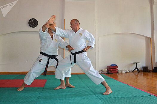Укрощение строптивого: мастер-класс по каратэ в Сухуме