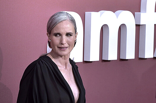 Думала об операции: 66-летняя Энди Макдауэлл рассказала о борьбе с заболеванием