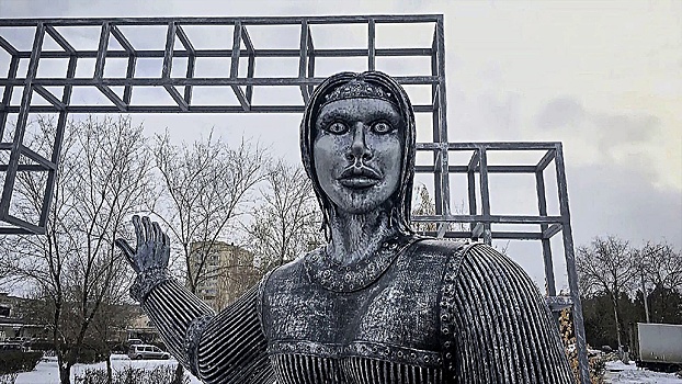 Скандальный памятник Аленке выставили на торги за 1 млн рублей