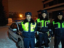 Тюменские автоинспекторы вывели из горящего дома семью с тремя детьми