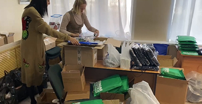 В Белогорске активно собирают наборы одежды, лекарств и других вещей для мобилизованных