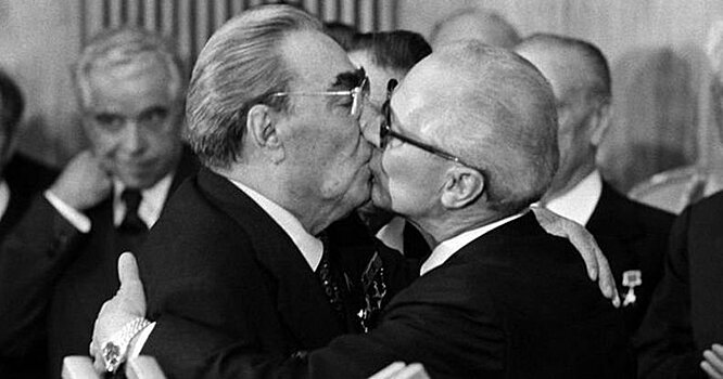 " Целуй меня везде!" Половина россиян любит целоваться