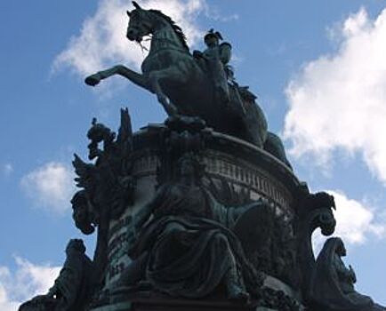 Памятник императору Николаю I отреставрируют впервые со дня установки