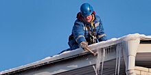В Мурманске спасатели будут чистить крыши после рекордного снегопада