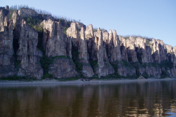 Древний могильник в Якутии помогли обнаружить лошади
