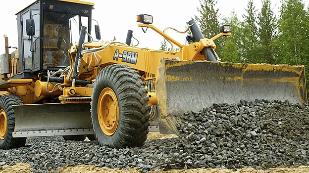 Тракторист из Губкинского целый год работал по поддельному водительскому