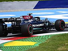 «Ворота для сарая». Почему Mercedes не смогла угнаться за Red Bull Racing?