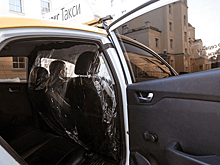 Свердловские таксисты обратились в полицию из-за COVID-экранов