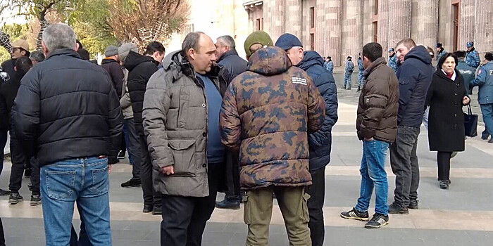 Рыбоводы вышли на акцию против новой системы экономии воды в Ереване