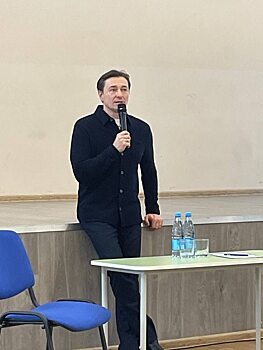 Безруков стал гостем проекта «Ученики Табакова — ученикам Табакова»‎ в школе Саратова